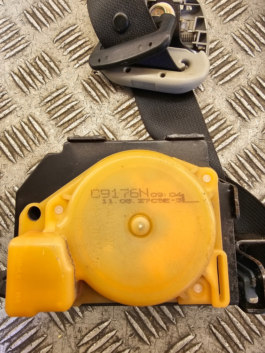 tension belt safety left front SUZUKI VITARA II