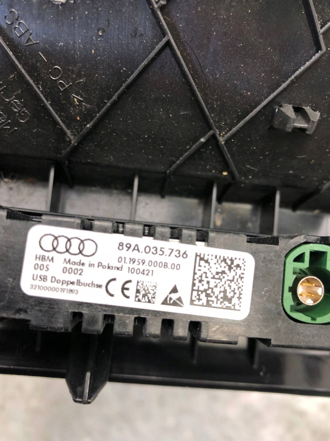 adapter USB-C ZAPALNICZKI AUDI Q4 E-TRON 89A035736 89A864131