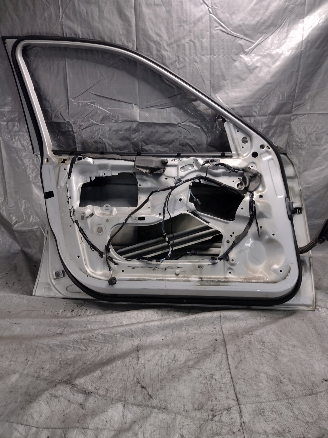 door front left BMW E46 sedan k: Titansilber Metalic 354