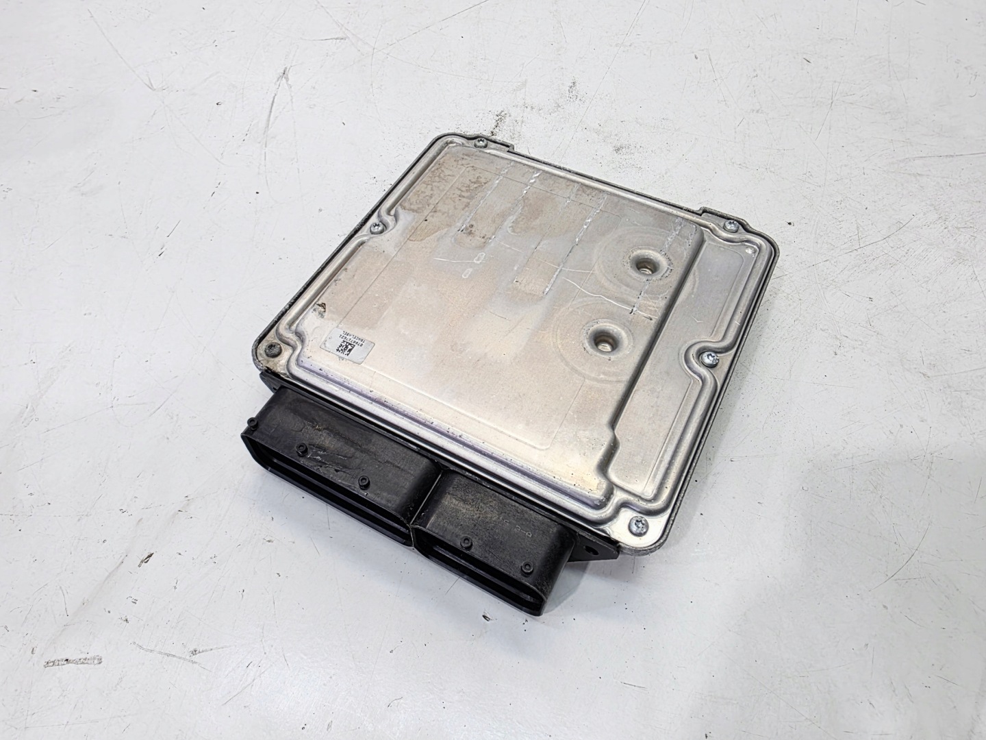 computer control unit of the engine AUDI A3 8P 2.0 TFSI 0261S02076 8P0907115B