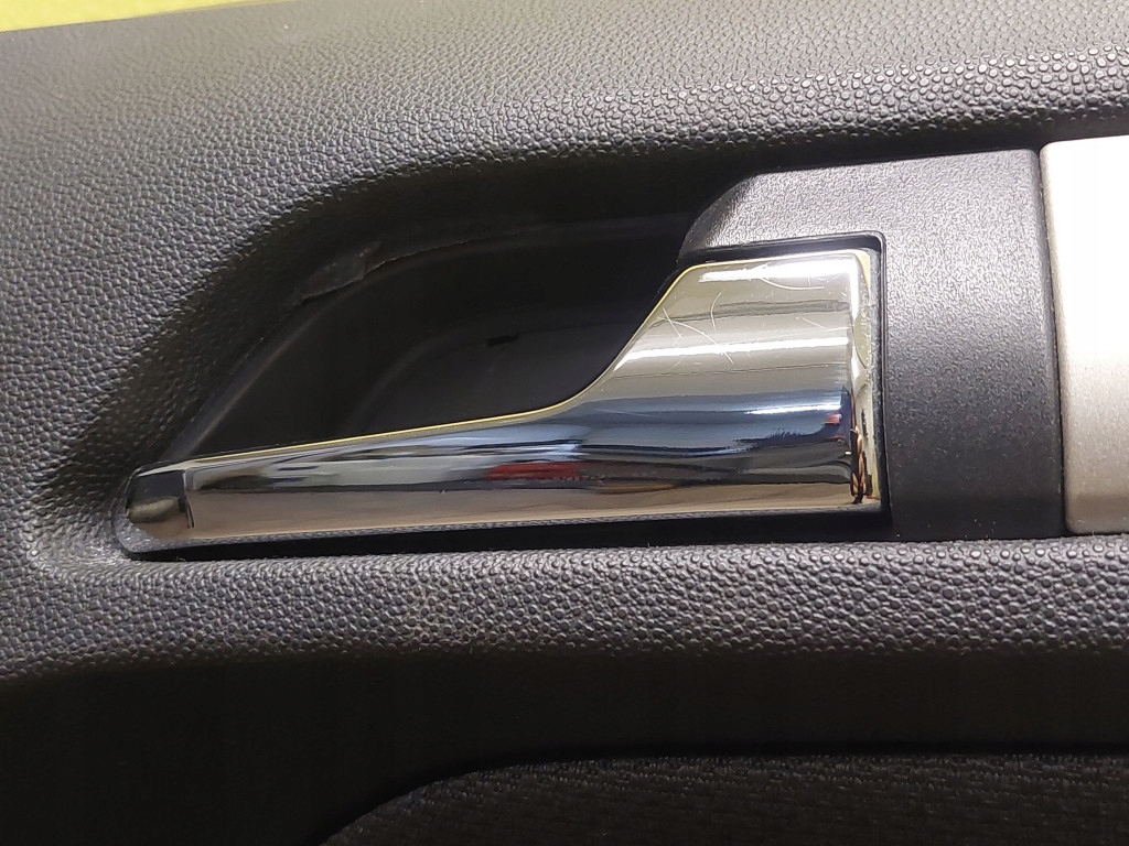 OPEL ASTRA H KOMBI upholstery door right front