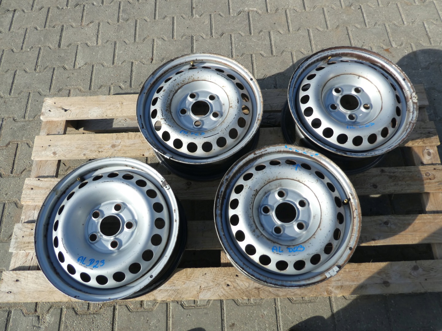 VW T5 CERCHI Ferro 7H0601027D 6.5JX16 ET51