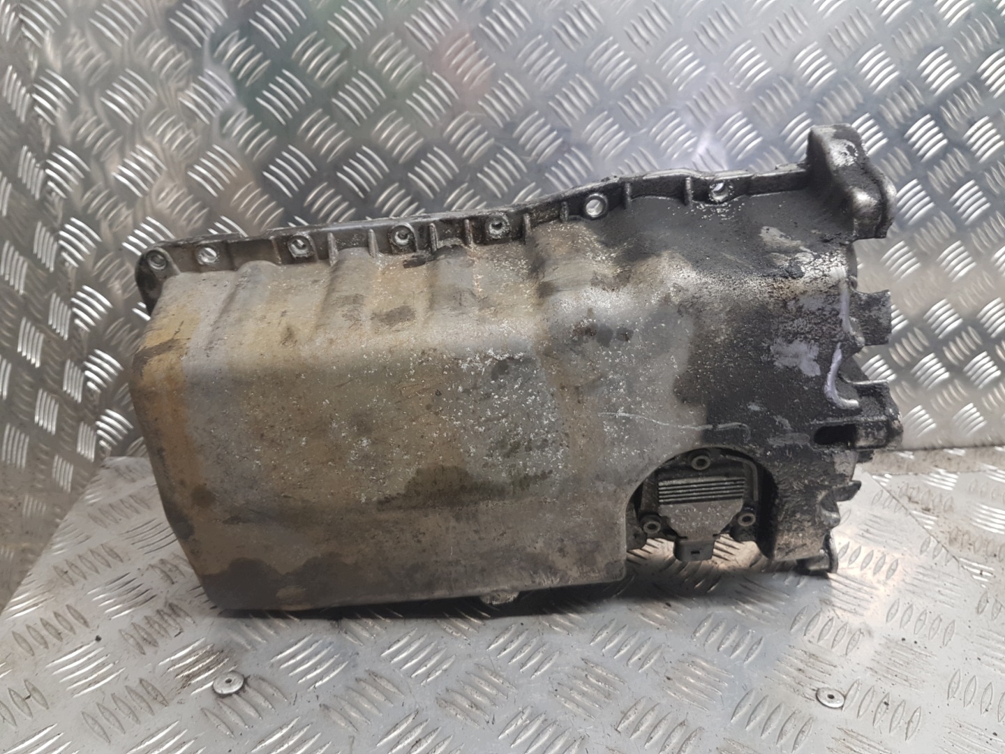 olajteknő VOLKSWAGEN GOLF 4 IV BORA 1.9 TDI