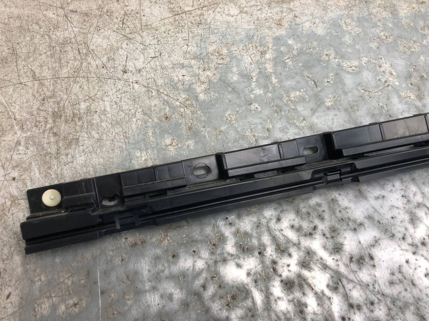 support of the threshold right front BMW F10 LCI 7184778