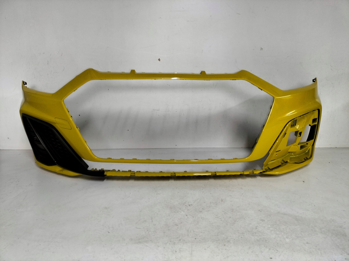front bumper front AUDI A1 82A 18- S-LINE