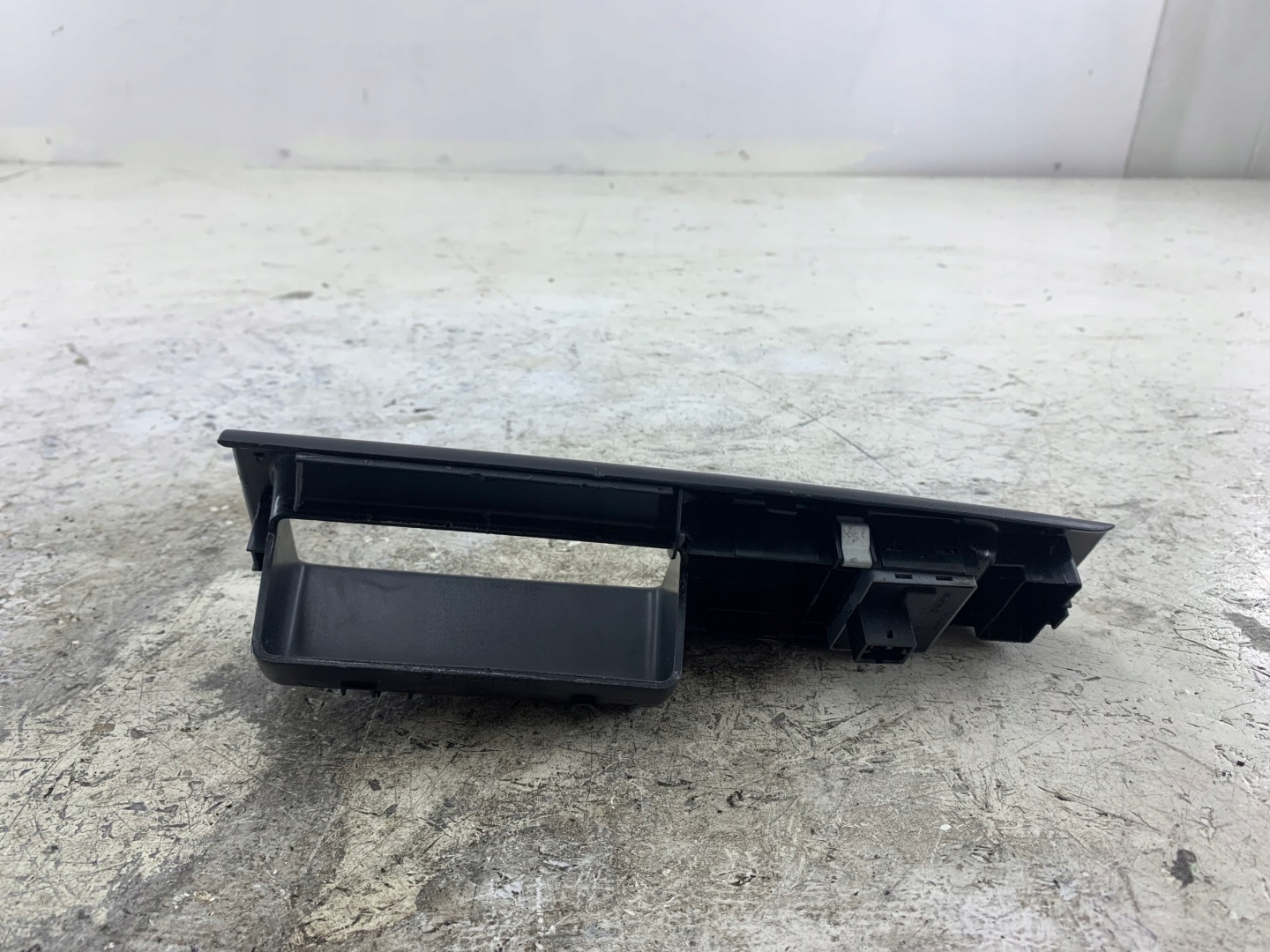VW POLO 9N PANEL okna levý předek řidičů 6Q1867171F