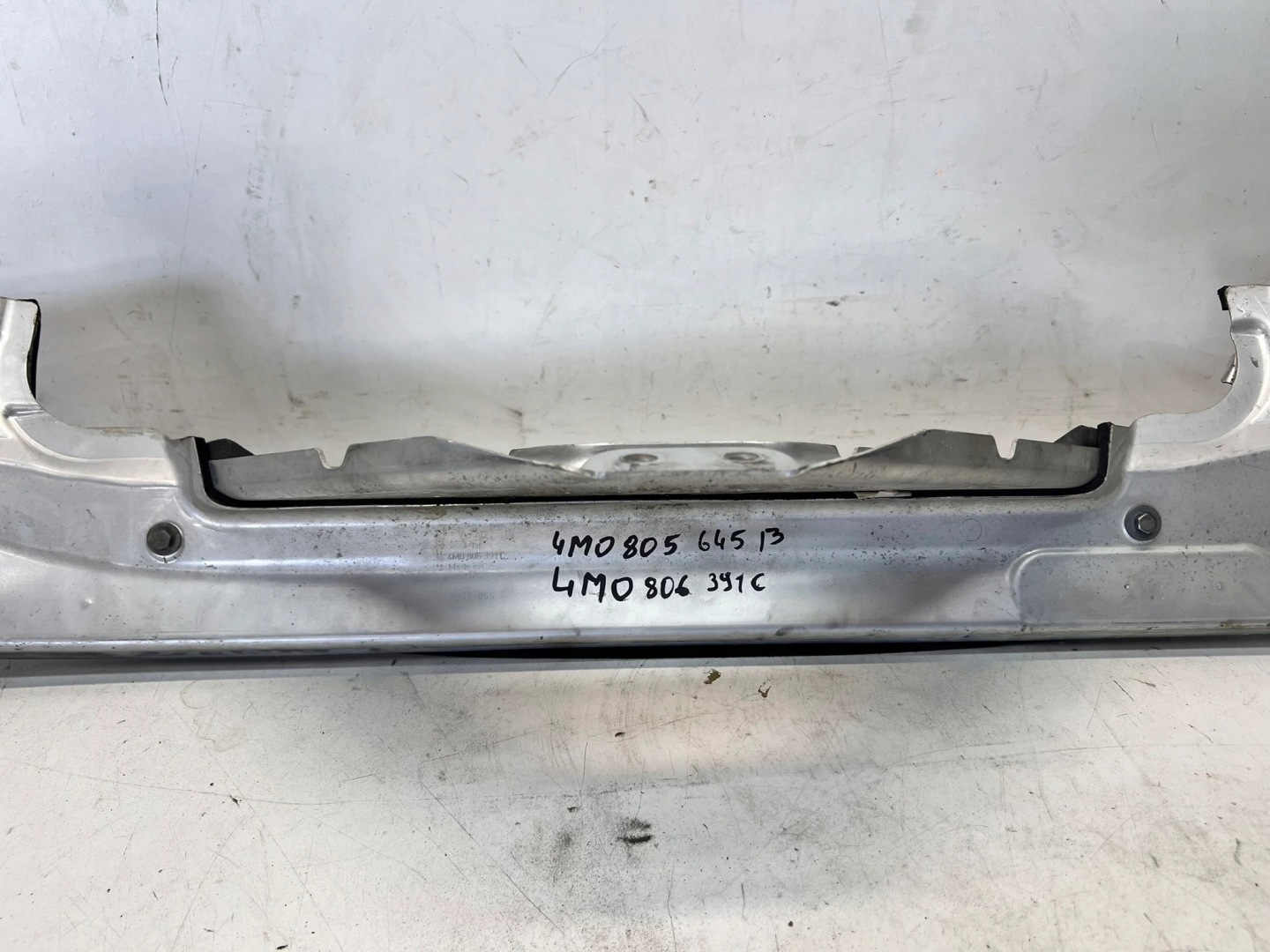 podpěra příčka AUDI Q7 4M 4M0805645B 4M0806391C