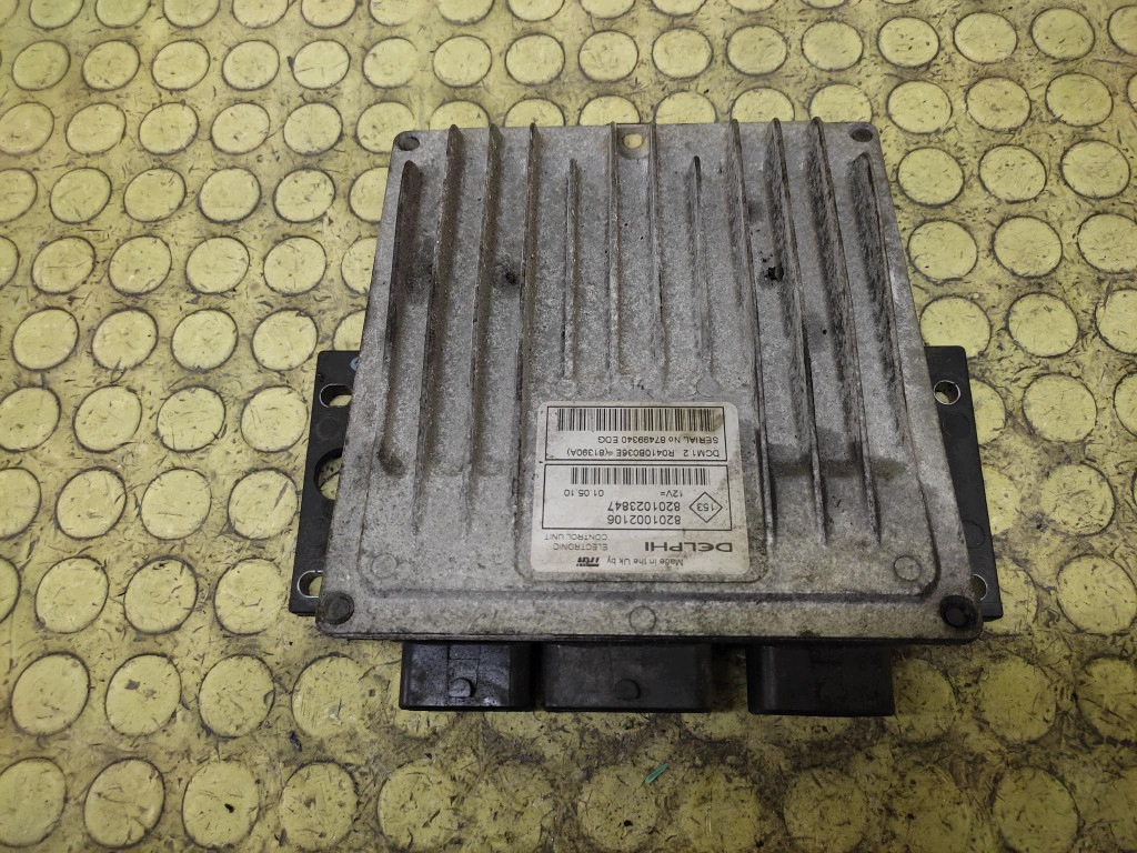 DACIA LOGAN control unit of the engine 8201002106