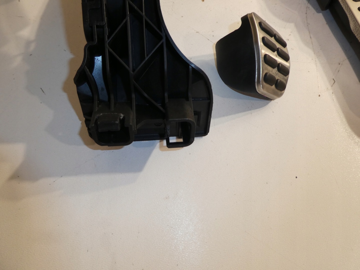 PODSTOPNICA COUVERTURE VW PEDAL COUVERTURES 1K1864551
