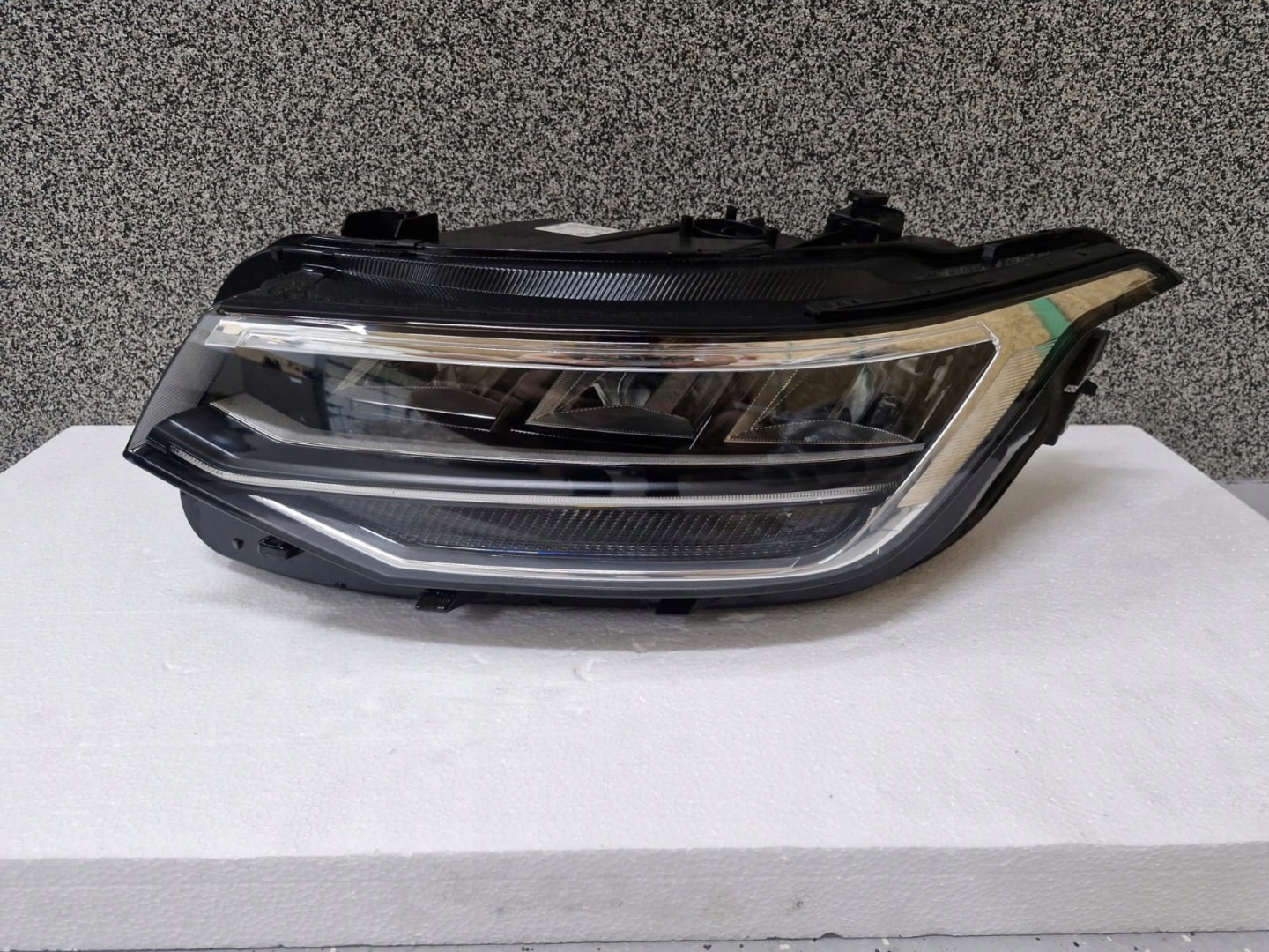light left VW Tiguan II LIFT FULL LED Zwykly LED