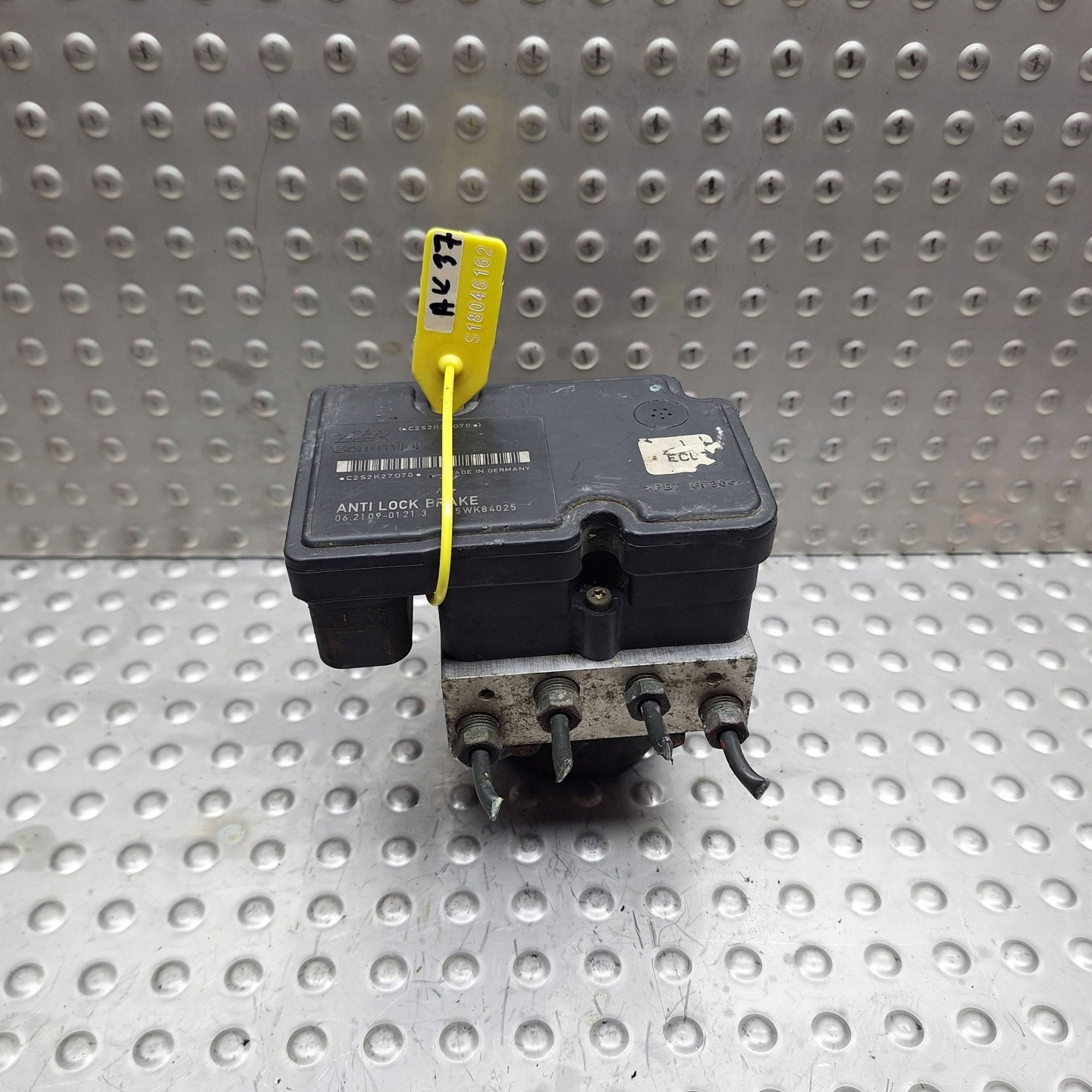 pump control unit ABS 06.2109-0121.3 SUZUKI WAGON R+ 84E1 BE 4WD