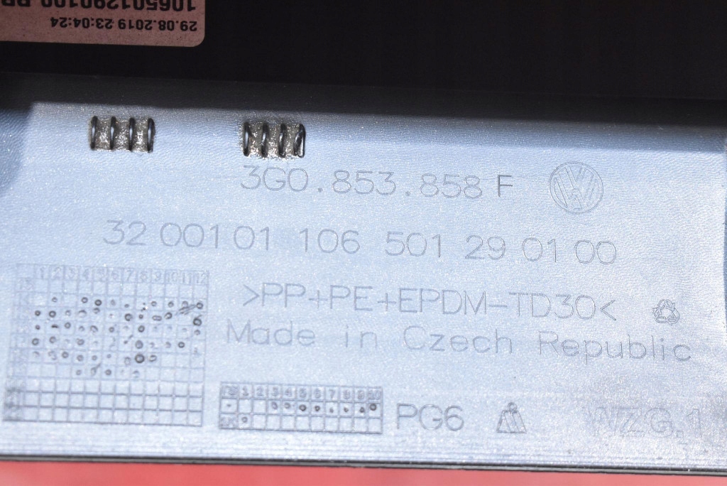 cap threshold right LD8S 3G0853858F VW PASSAT B8 sedan LIFT 19-21