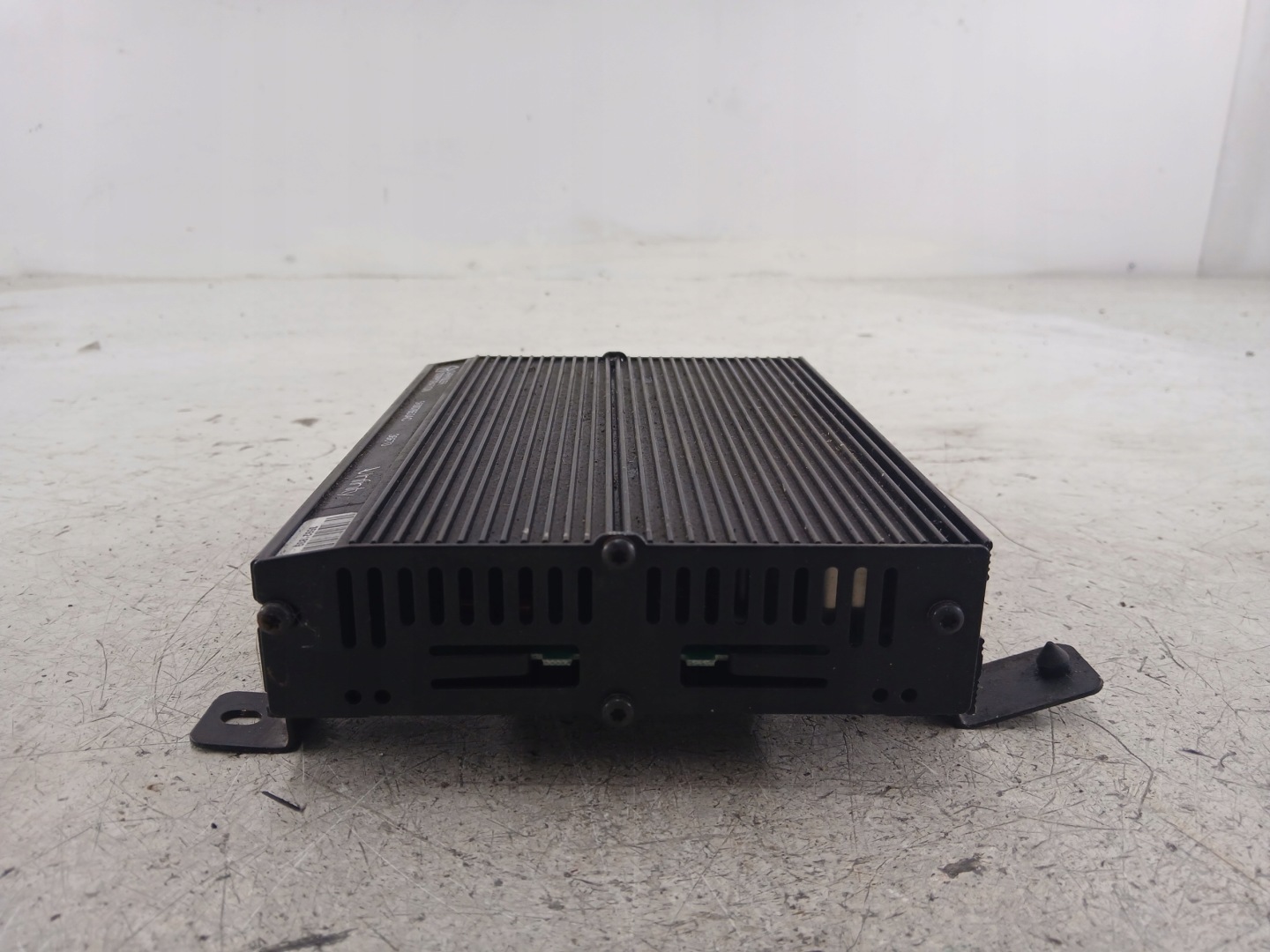 JEEP CHEROKEE XJ amplifier RADIA 56007653AC