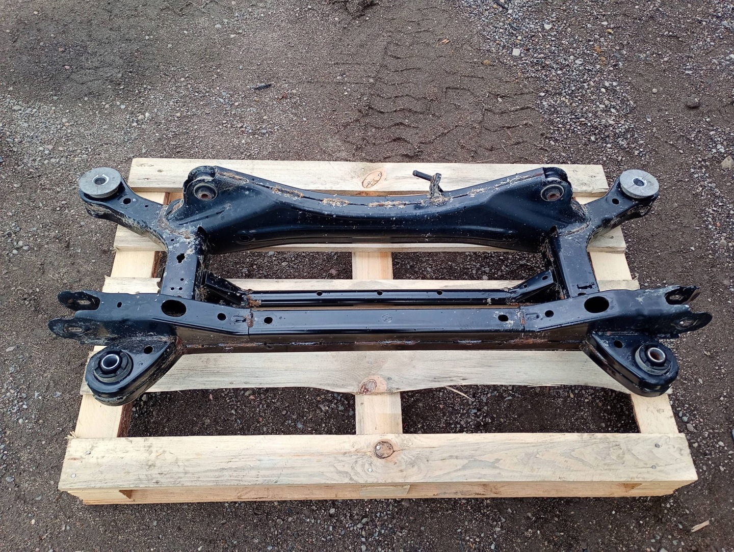 axle beam subframe sider rear part rear Chrysler Pacifica 2016 - 2024