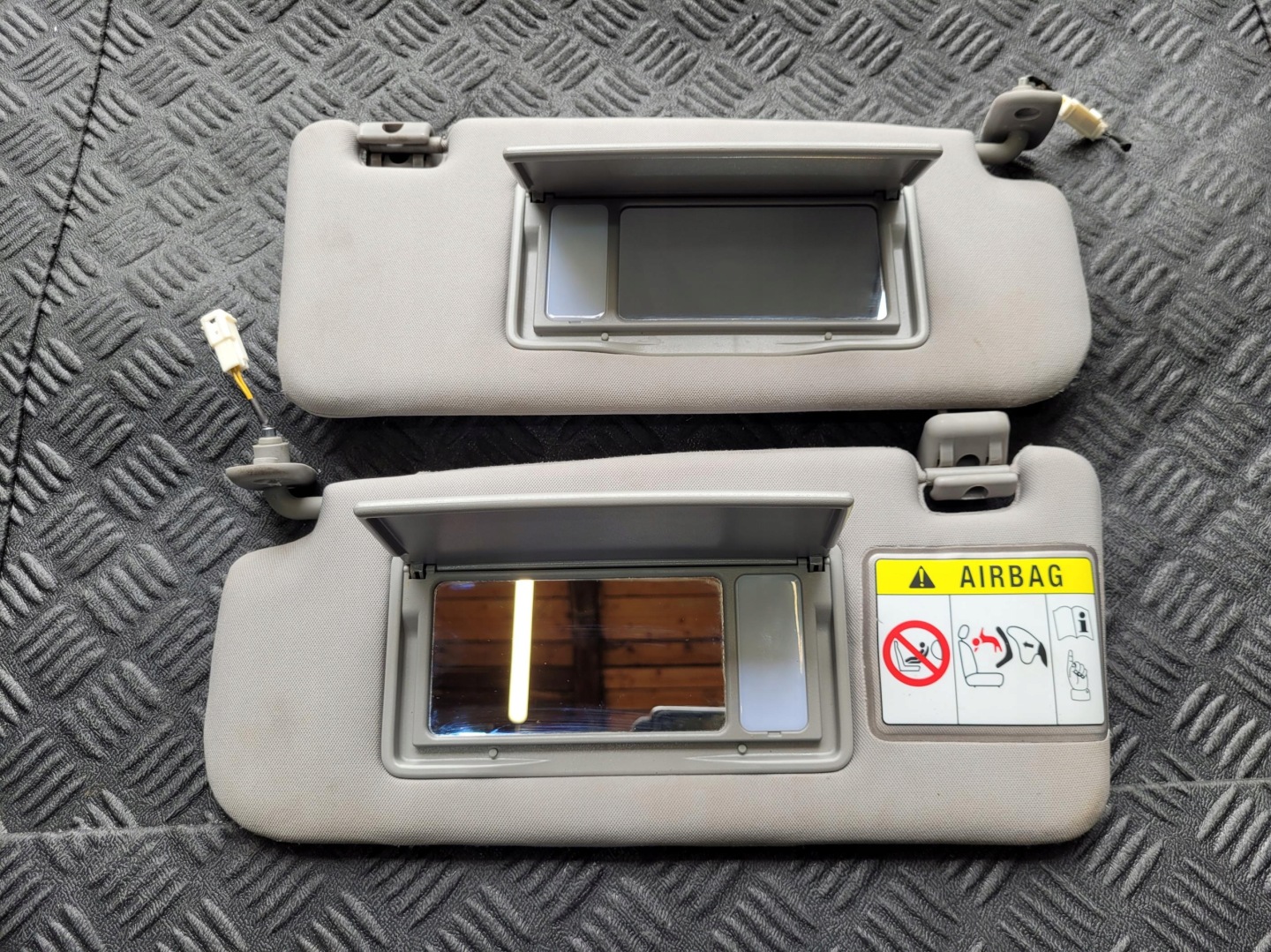 cover PRZECIWSLONECZNA left visor left SSANGYONG RODIUS II