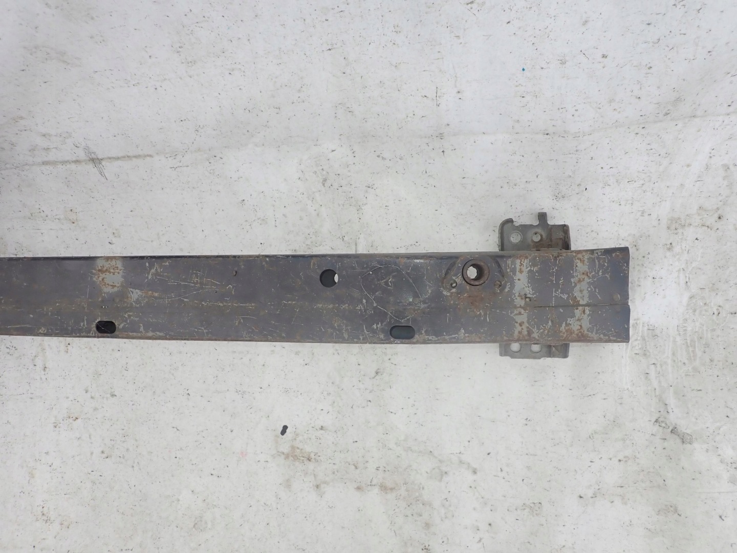 TOYOTA AURIS and 06-12 bumper support front front