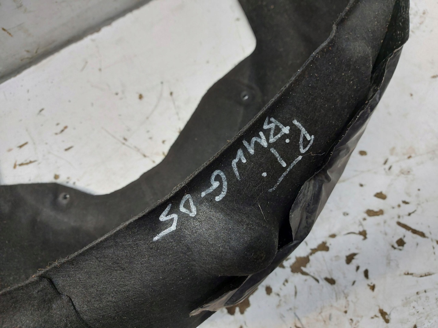 BMW G05 X5 3.0d 2019r mudguard right rear part rear