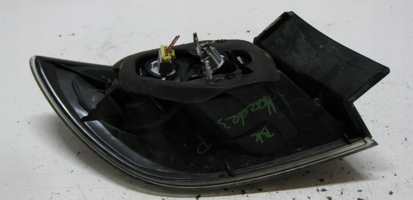 MAZDA 3 BK 1.6 CITD 06R light right rear part EU