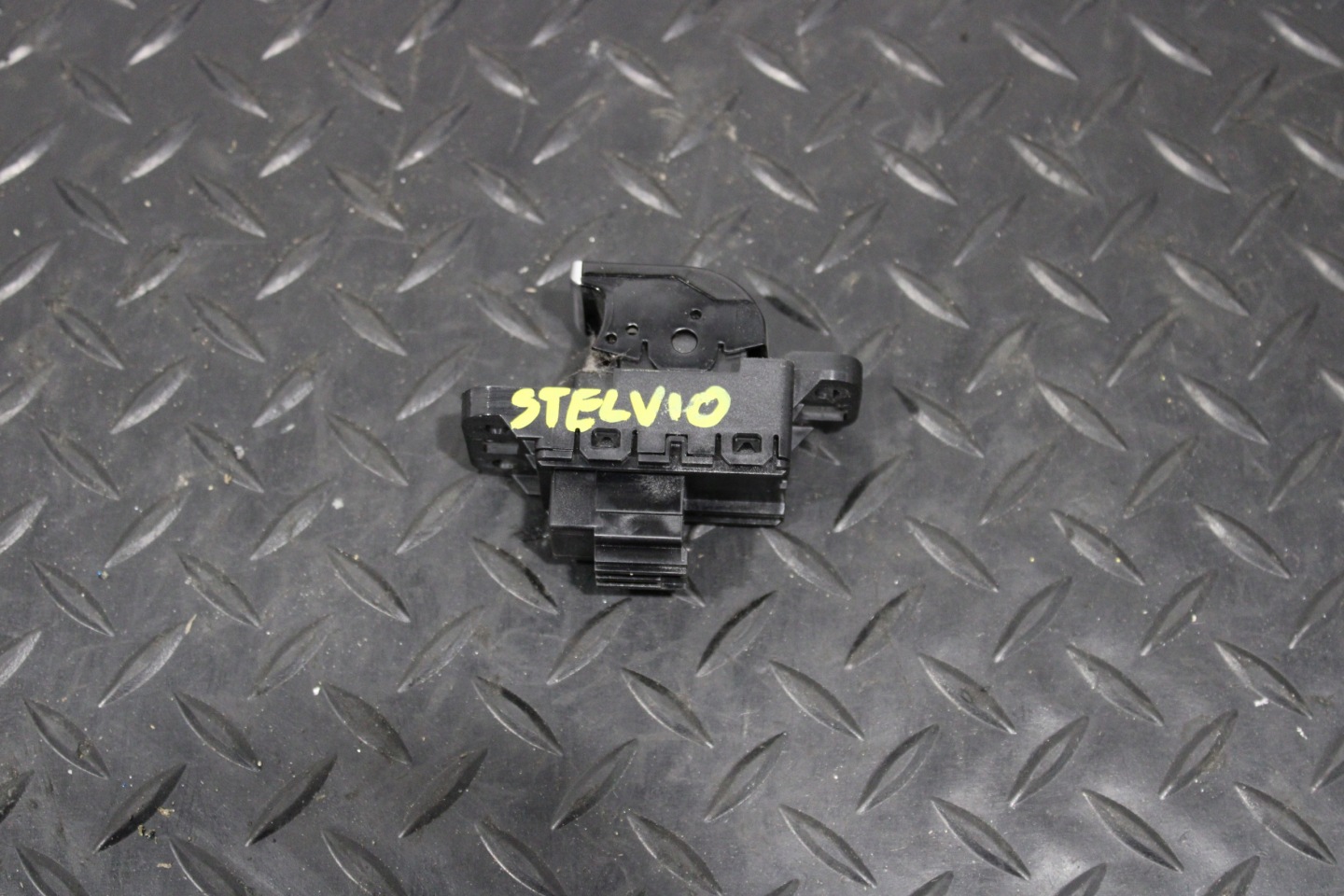 switch electric brake ALFA ROMEO STELVIO 01561506080
