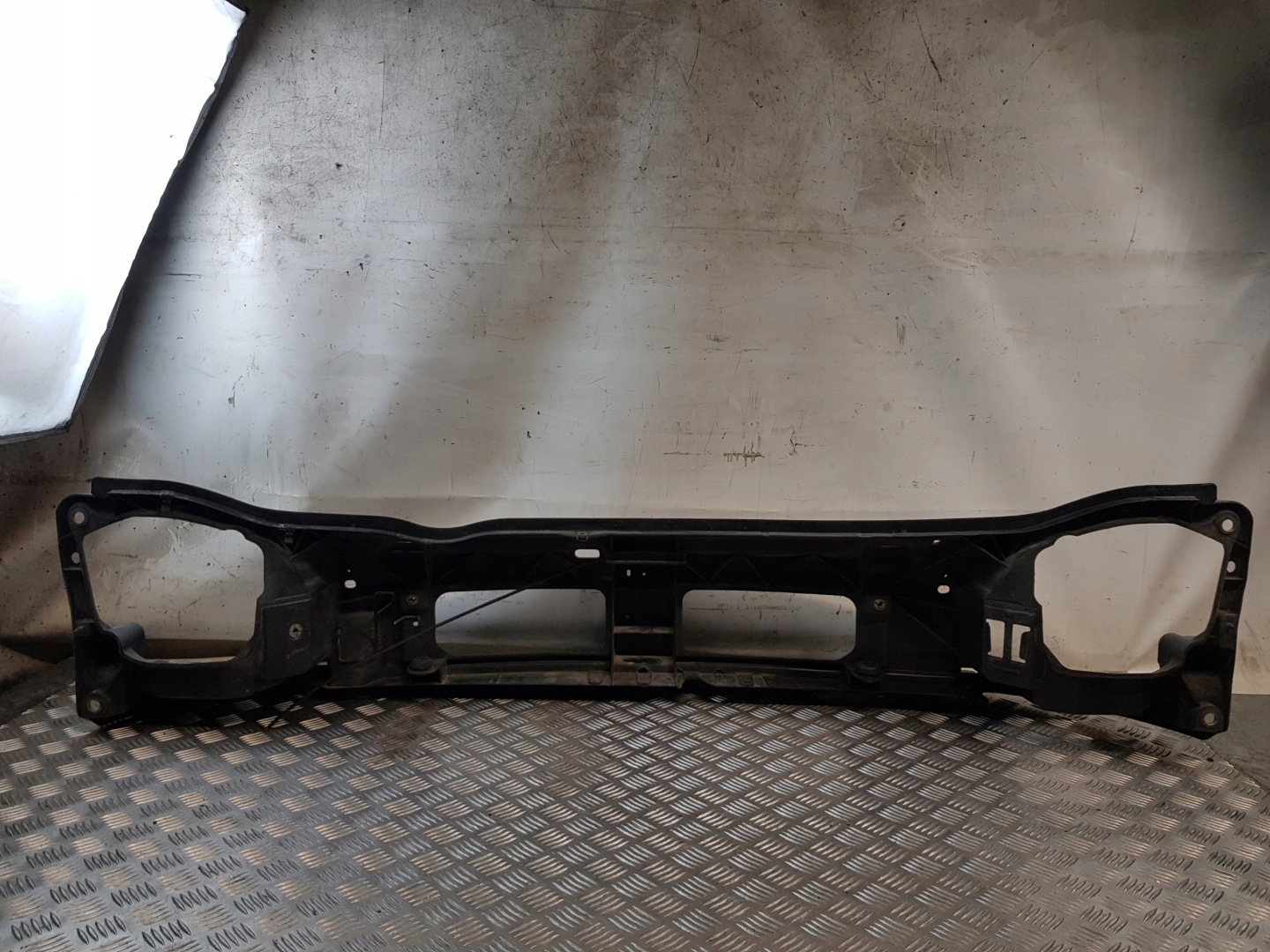 support panel for radiators pillar iron OE 8200274224 RENAULT TRAFIC II 03R- 1.9DCI