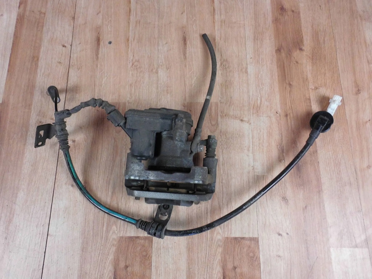 Mazda CX5 II KF 2018+ 2.2 D 2.5 B caliper brake right rear part rear