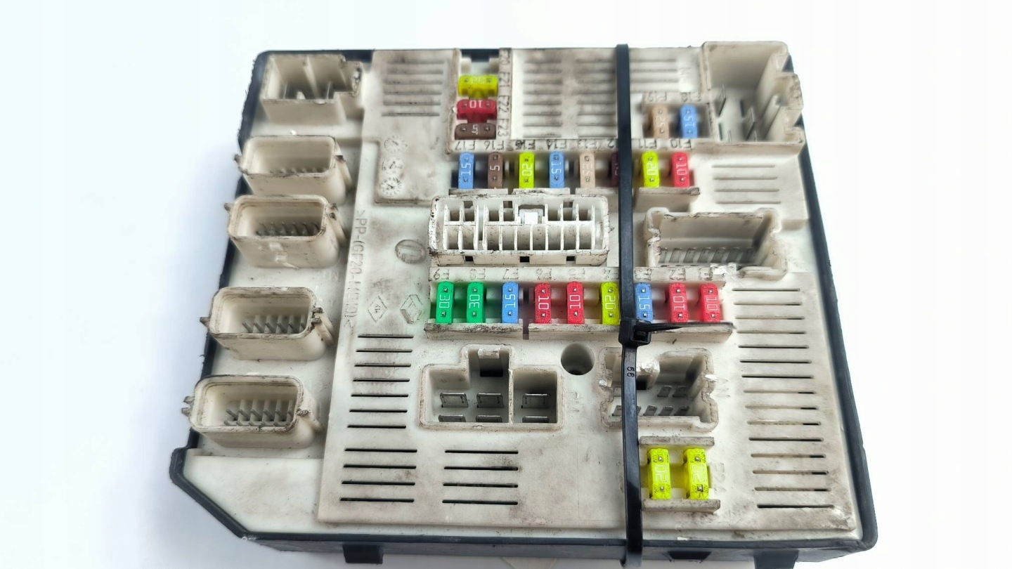 Module fusibles 284B60010R RENAULT MEGANE III