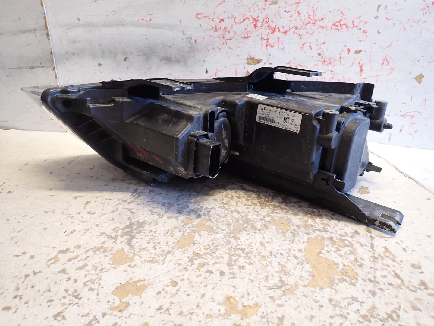 light front front right AUDI Q3 2010-2014 8U0941004M