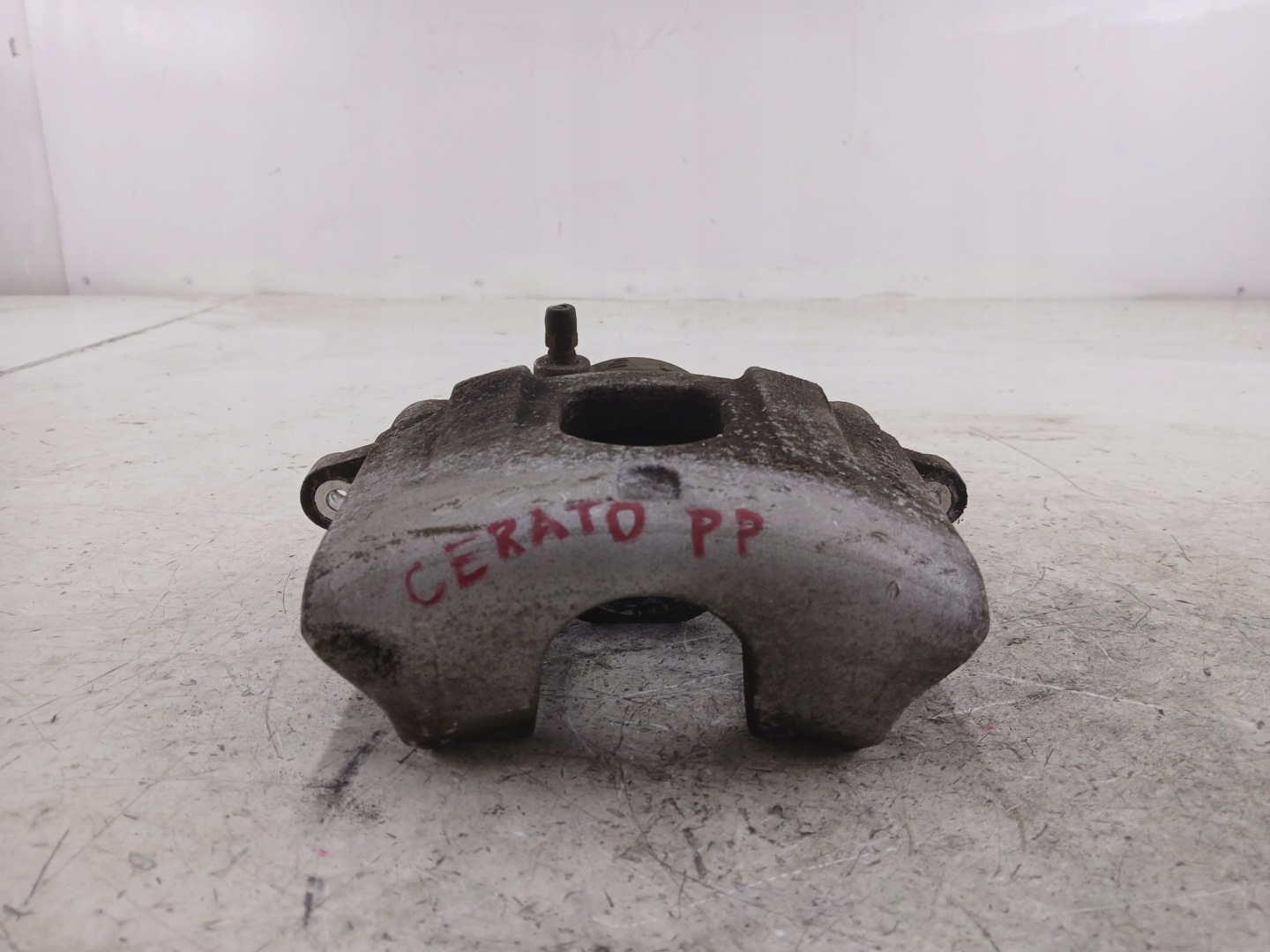 KIA CERATO and caliper brake right front