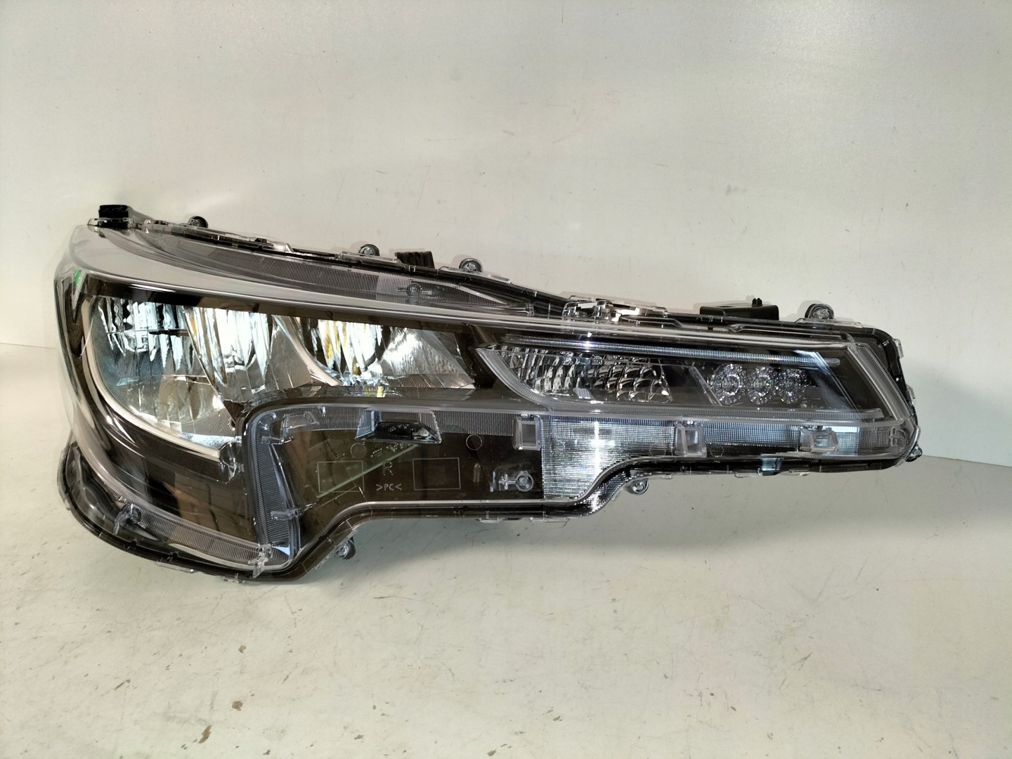 light front reflektor right TOYOTA COROLLA E21 18-22 HB/KOMBI FULL LED