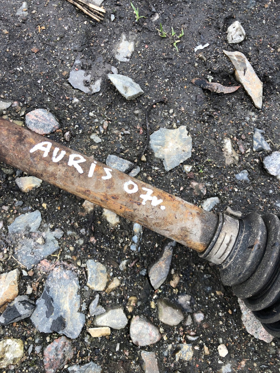 semi-axis left short. TOYOTA AURIS and