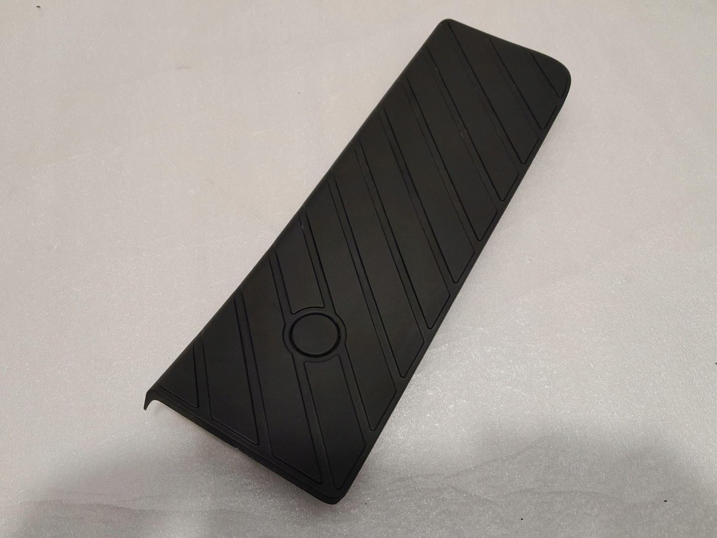 AUDI A4 B9 LIFT PODNOZEK PODSTOPNICA 8W1864777