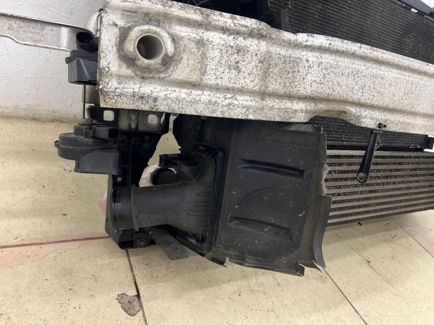 AUDI A6 C7 3.0 TDI support panel for radiators radiator pillar complete 150KW 204KM