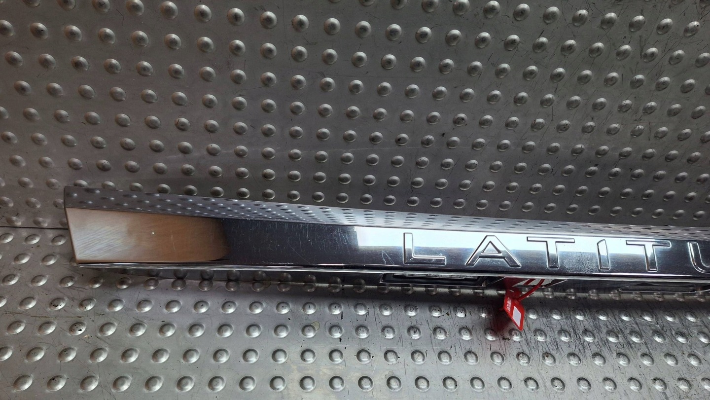 moulding CHROM cap bonnet RENAULT LATITUDE