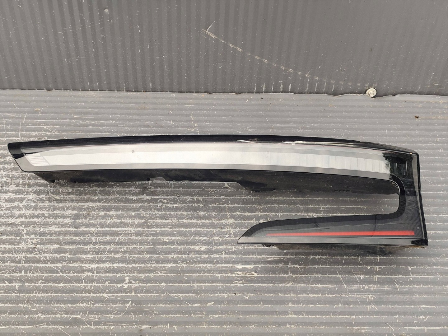 RENAULT AUSTRAL light rear right damaged 265504393R