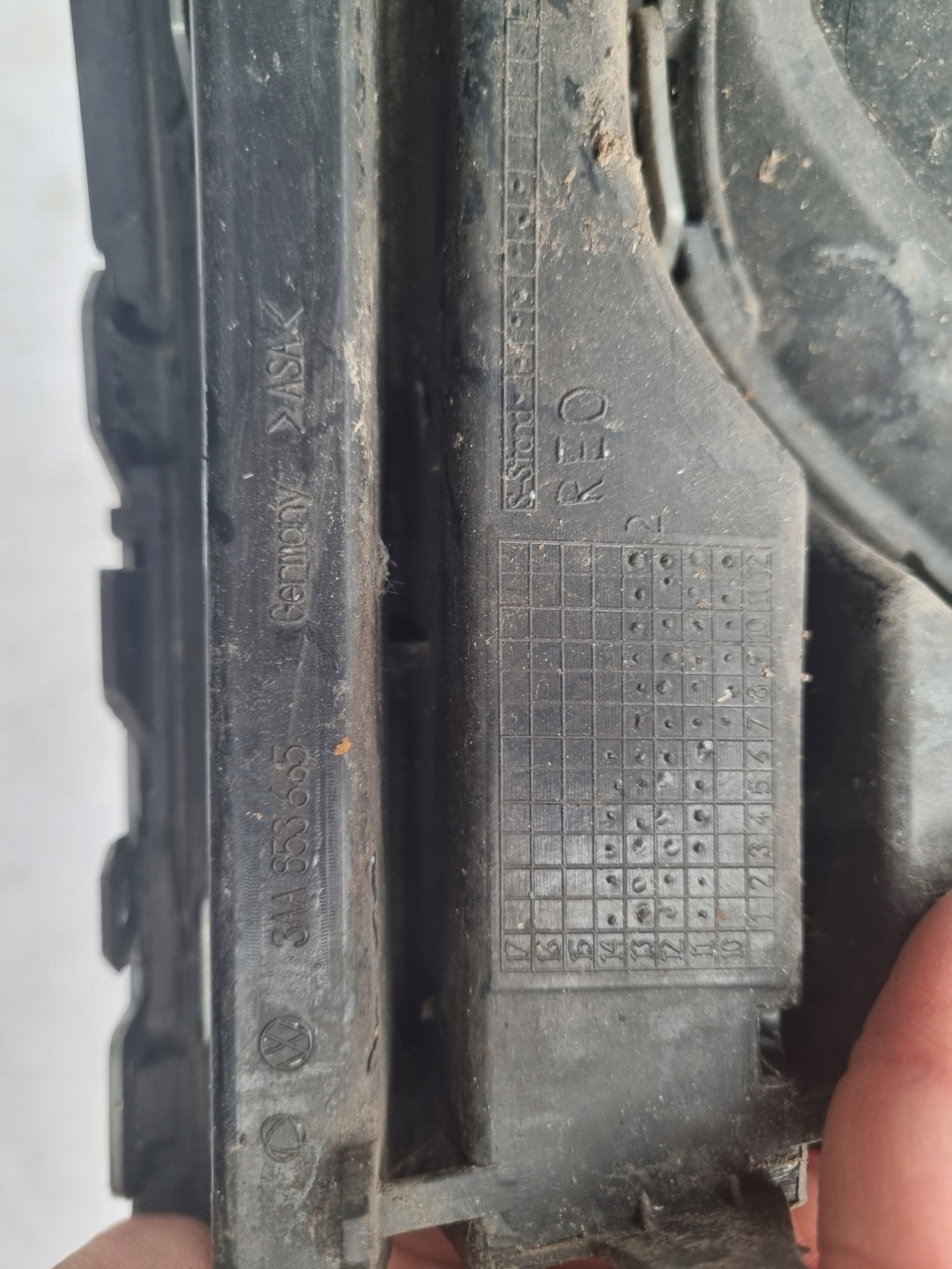 VW PASSAT B8 3AA 14-18 grid of a bumper left front