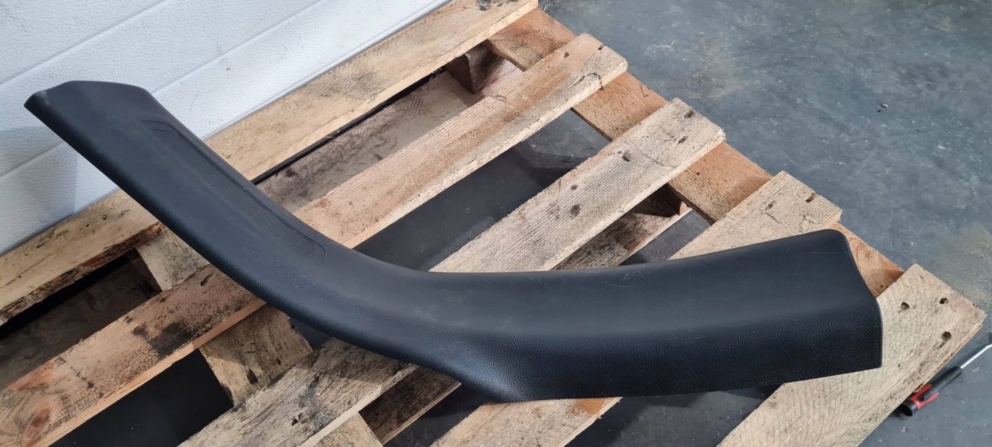Jeep Grand Cherokee WL 2022 moulding cap threshold right rear part 6ML36TRMAB