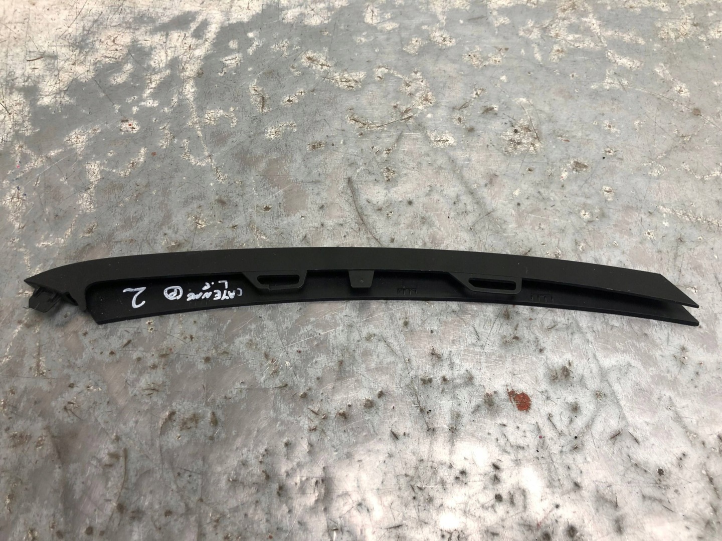 lišta nárazníku levý předek PORSCHE CAYENNE 7P5807685E