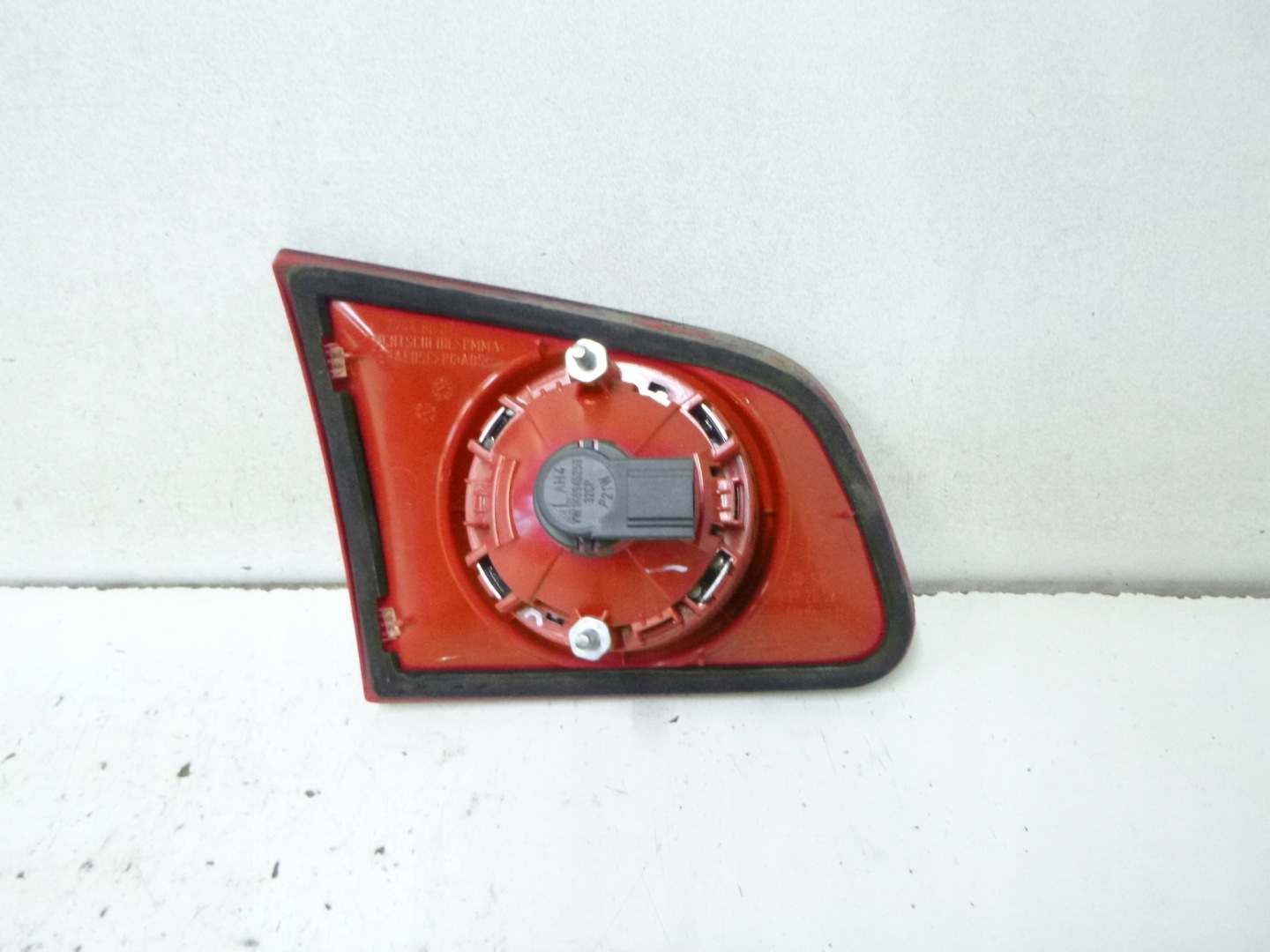 light rear left z bonnet VW Passat B6 kombi 05-10r 3C9945094