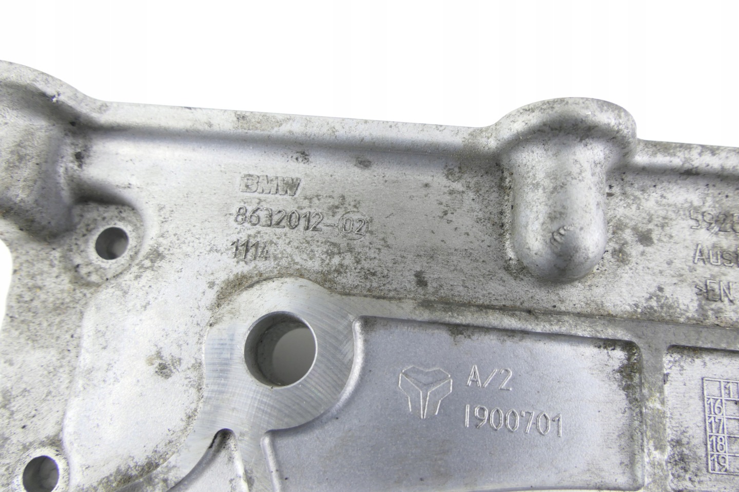 Couvercle carter distribution BMW F48 F39 2.0 8632012