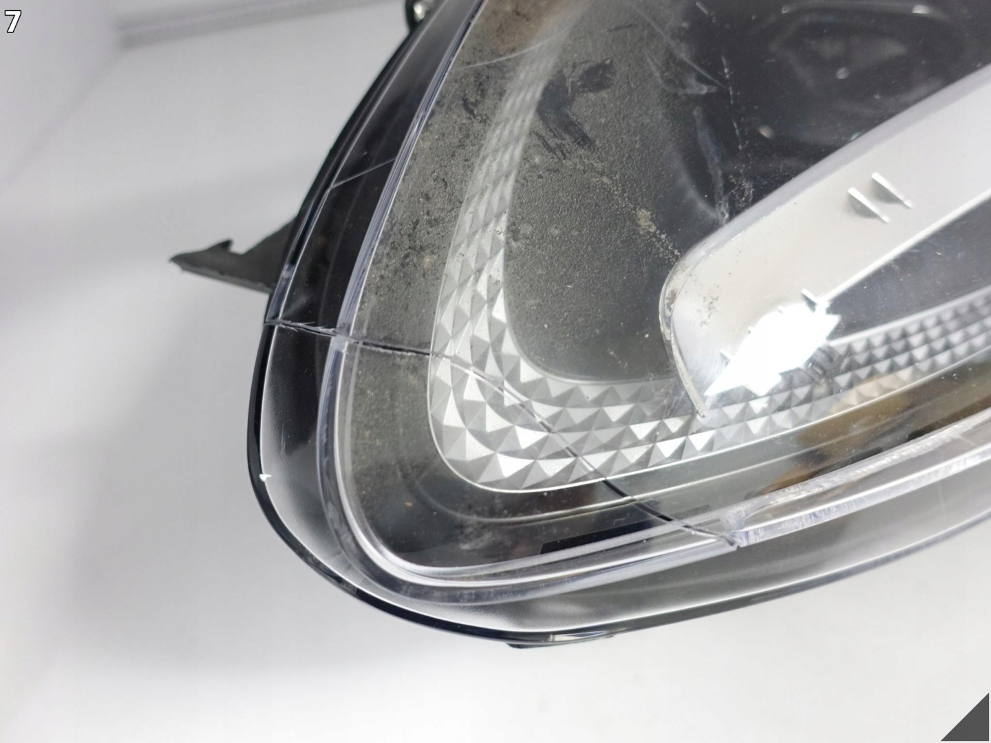 ASTON MARTIN DB12 24- light HEADLIGHT left front EUROPA damaged