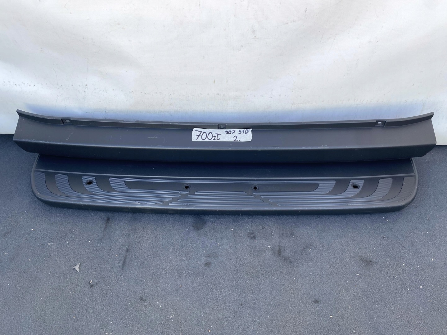 SPRINTER 907 910 17- cap STOPIEN threshold rear grey A9078851100 original
