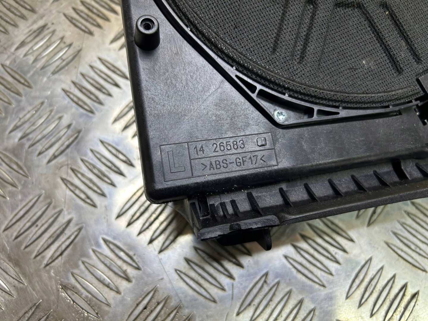 speaker niskotonowy left BMW 5 E60 E61 2005 6929100