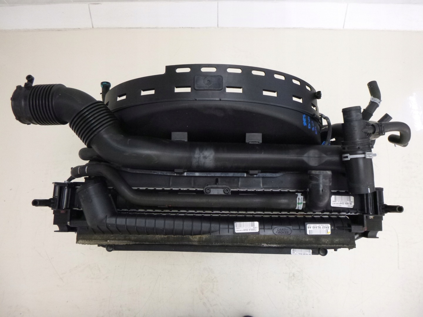 LR DISCOVERY L319 3.0 TDV6 KOMPLET DER KÜHLER