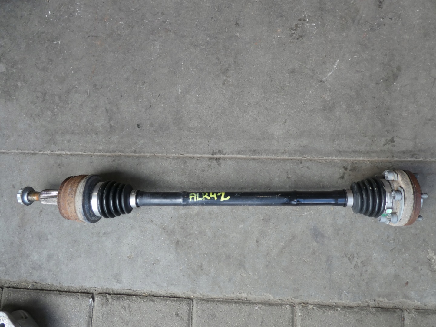 VW T5 2.0 TDI 4MOTION semi-axis right rear part 7E0501202B
