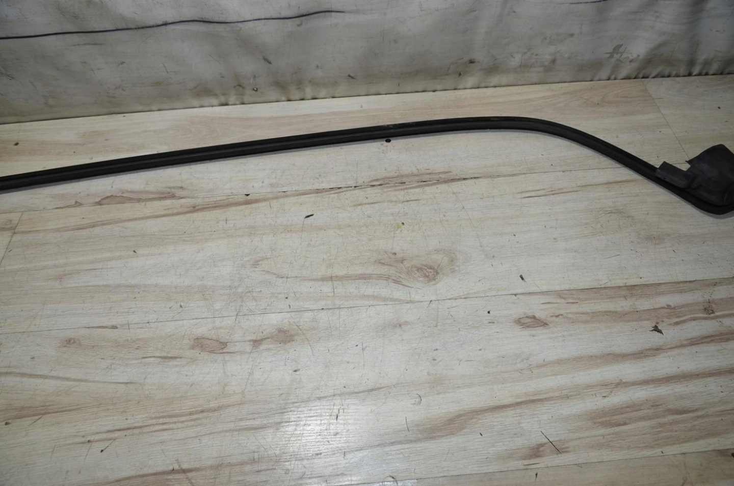 gasket windows door left Renault Wind 2010r.