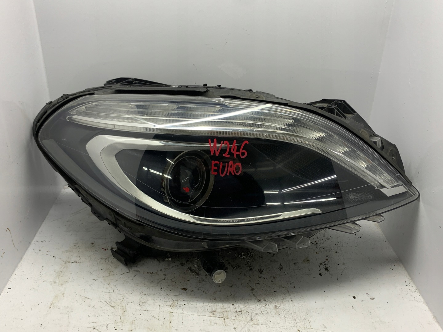 light right front right front BI-XENON MERCEDES W246
