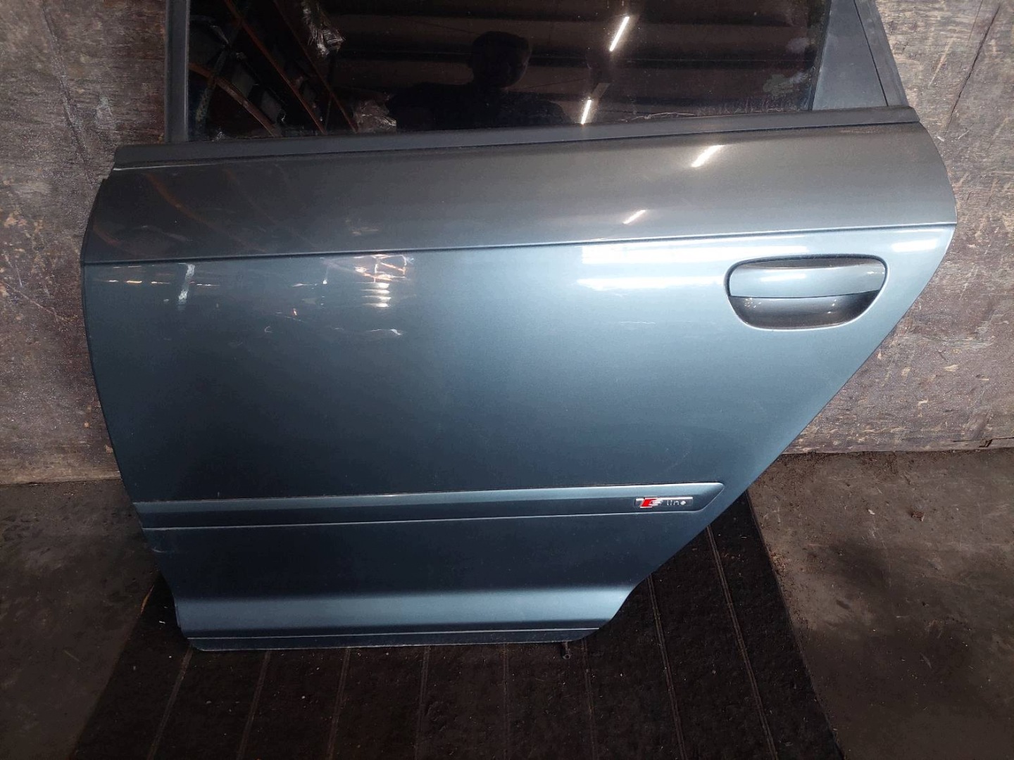 door complete left rear part AUDI A3 8P LX7Z ID: 237237