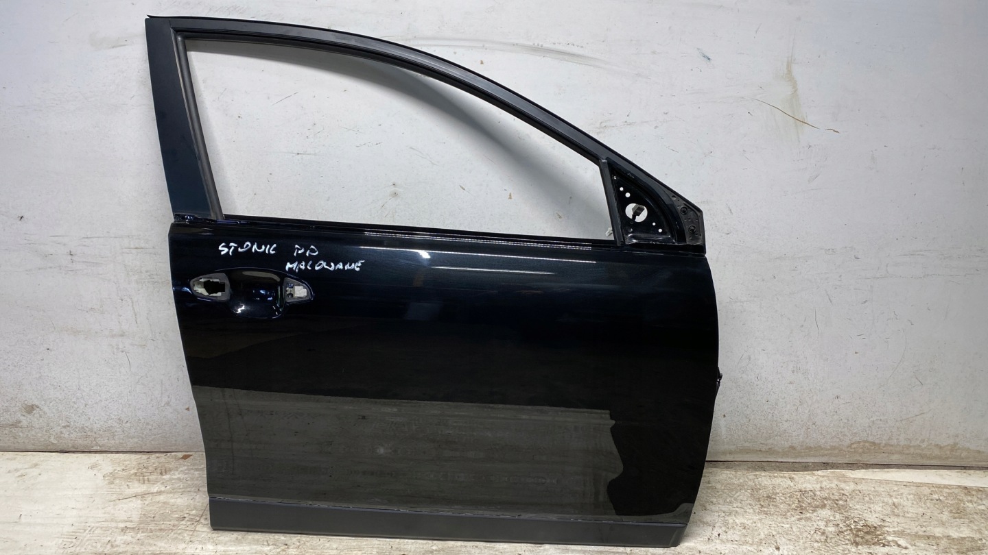 KIA STONIC door right right front front ABP black, 17-24