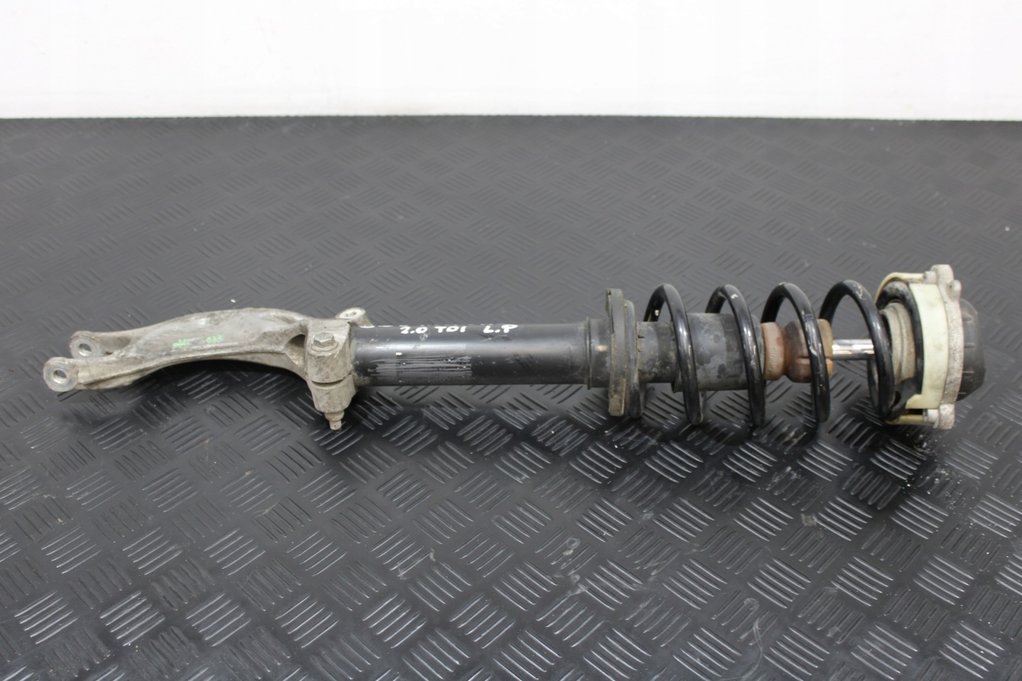 shock absorber McPherson left front 8W9031D AUDI A4 B9 8W0 8W9 ALLROAD