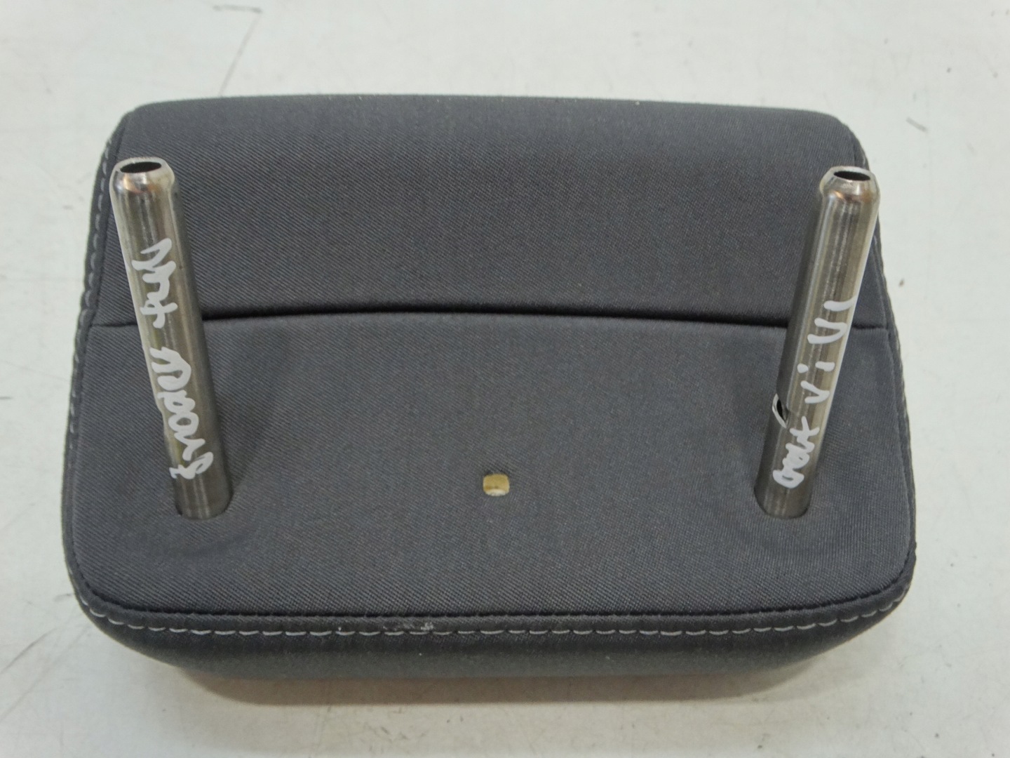 rest central KANAPY rear part VOLKSWAGEN GOLF V VI